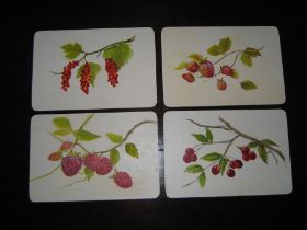 placemats met rode vruchten.JPG